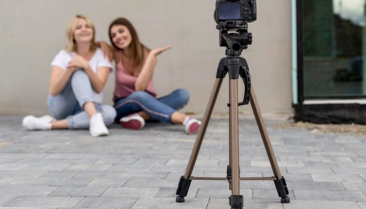 سه پایه دوربین