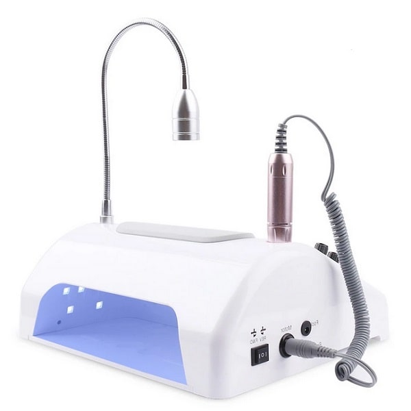 مانیکور و پدیکور