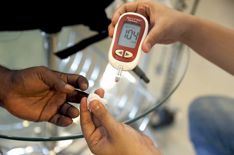 دستگاه قند خون